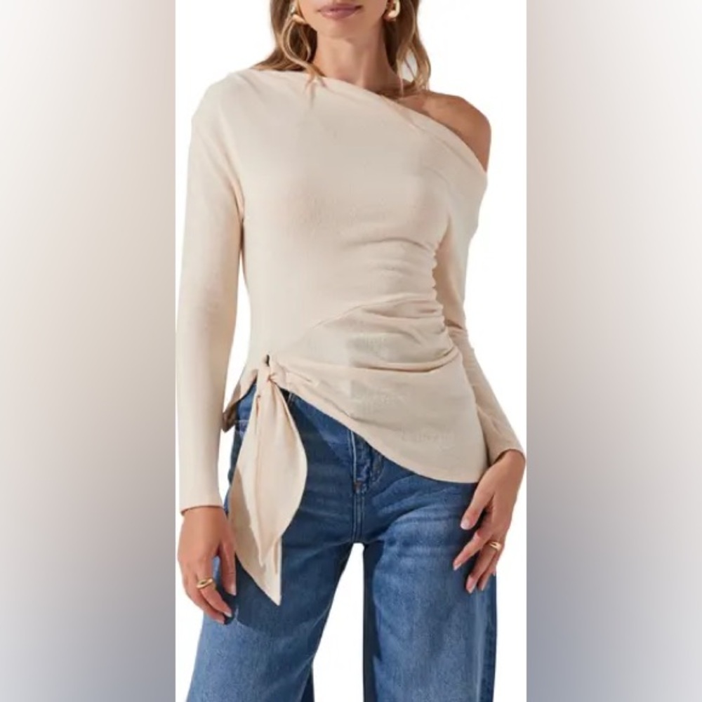 ASTR The Label One-Shoulder Tie Hem Knit Top | Cream | Size Large